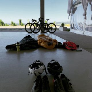 Luxusní rezidence pod širákem 🌌✨, ne až tak daleko od Hradiště 🏞️🚴‍♂️ #bikepacking #cyklovýlety #podširákem #cestujnakole...